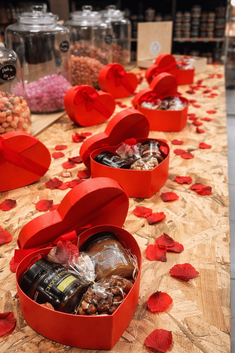 Composition de coffret gourmand sur mesure préparée en boutique à Lançon-Provence