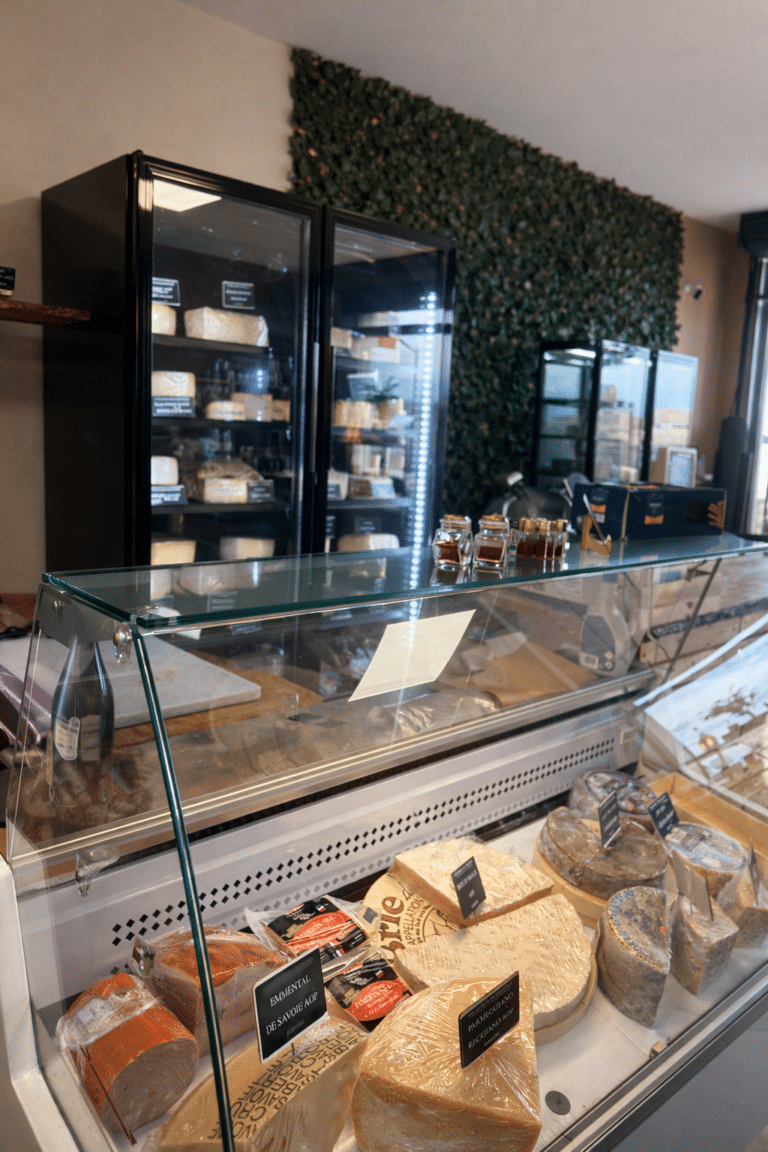Sélection de fromages artisanaux français à Lançon-Provence