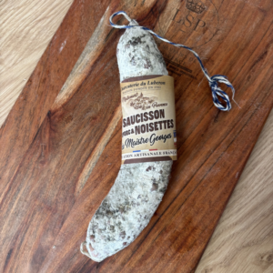 aucisson aux noisettes artisanal Maistre Georges Charcuterie du Luberon.