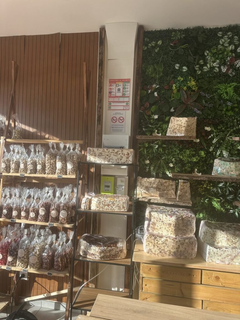Nougats et fruits secs de la confiserie provençale pour les treize desserts de Noël